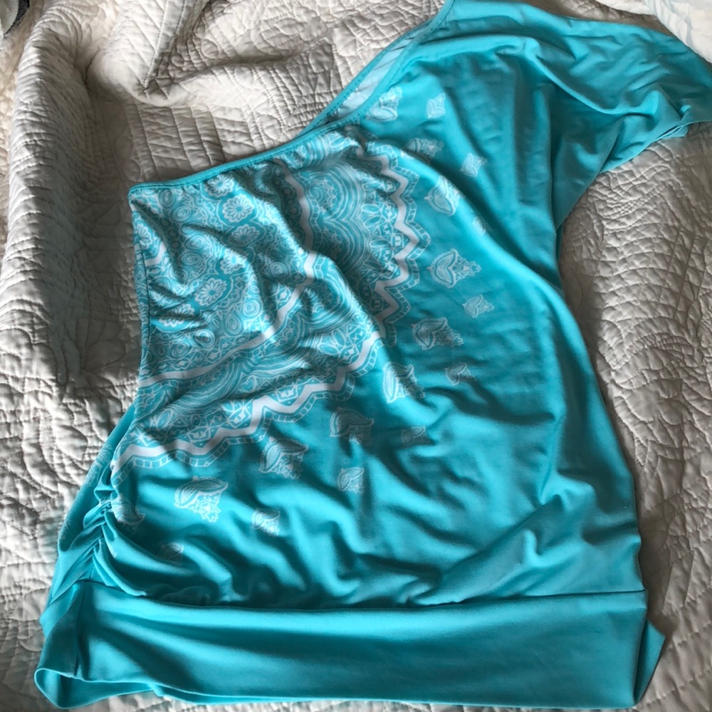 Maurice’s size M off the shoulder Summer top